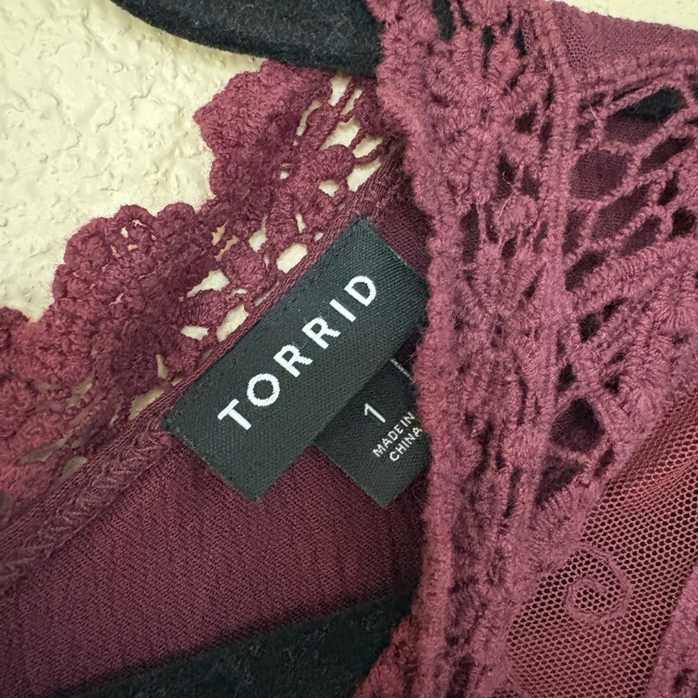 Torrid - Sleeveless Blouse with Lace Detail - Burgundy - Picture 4 of 5